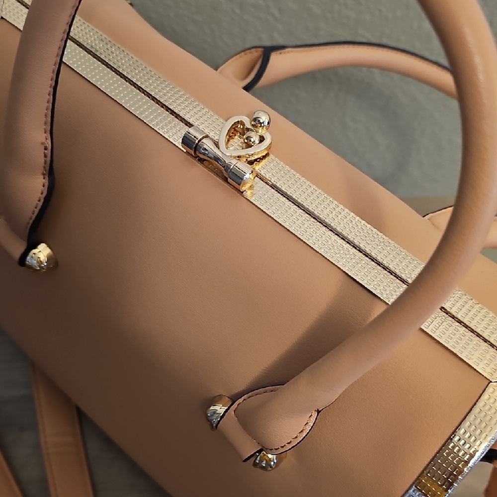 Elegant PEACH COLOR Satchel With Letters - Picture 3 of 10